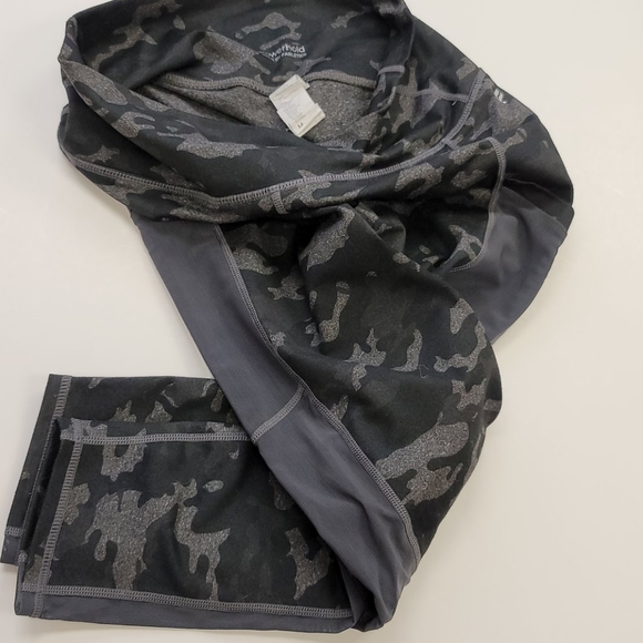 Powerhold fabletics size medium camo - Picture 4 of 7
